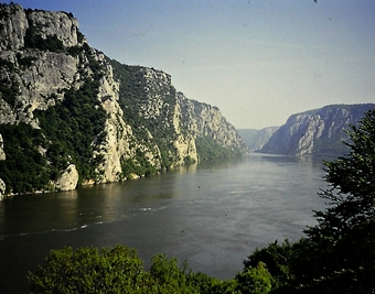 KAZAN 90 The Danube narrows